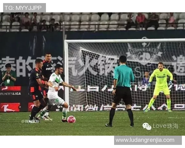 中央陆军与巴萨罗那激战正酣谁将赢得这场足球巅峰对决 中央陆军与巴萨罗那激战正酣谁将赢得这场足球巅峰对决