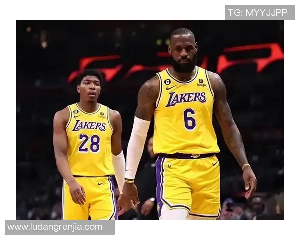 湖人主场迎战步行者双方争夺季后赛席位的关键对决