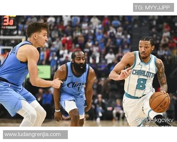 快船全队活跃备战！哈登小卡对决鲍威尔，最强阵型冲击2连胜