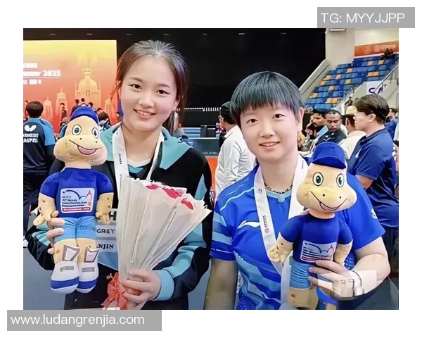 神仙友谊!申裕斌晒孙颖莎香甜合照:莎莎给我的菠萝包 谢谢莎莎姐姐! 神仙友谊!申裕斌晒孙颖莎香甜合照:莎莎给我的菠萝包 谢谢莎莎姐姐!